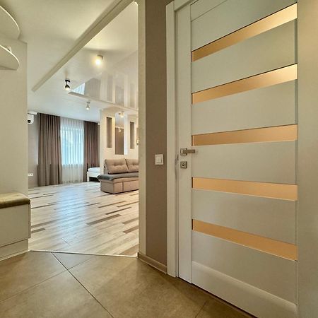 Apartpoltava Розкішна Студія З Кутовою Ванною, 1-Й Будинок Біля Корпусного Парку, Панорамний Балкон Exterior foto